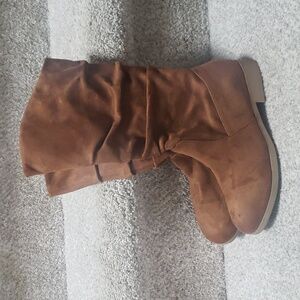 Girls boots Girls Size 2